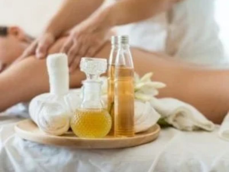 Massagem com Aromaterapia com óleos essenciais naturais para relaxamento profundo · Five Bewell Lisboa